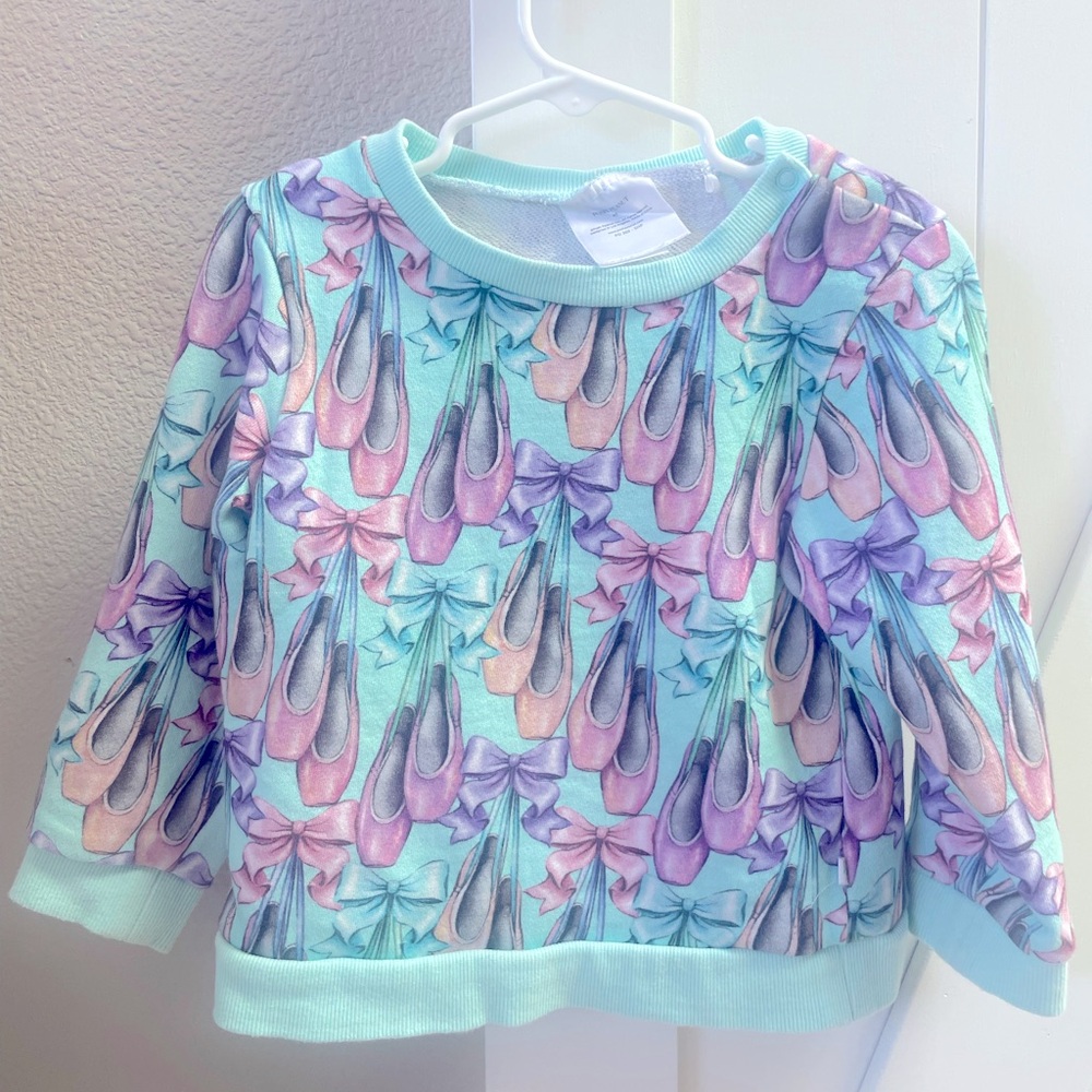 Posh Peanut 4T ballet sweatshirt. Gently worn. Good condition. Beautiful fabric.